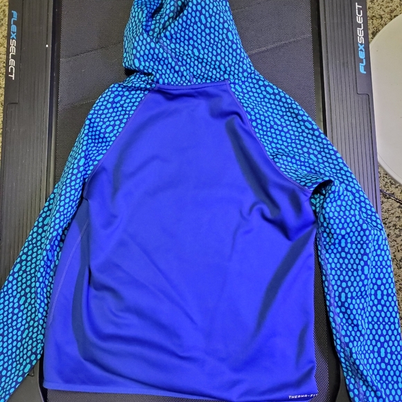 Nike therma-fit medium blue polka dot sweatshirt. - Picture 2 of 3
